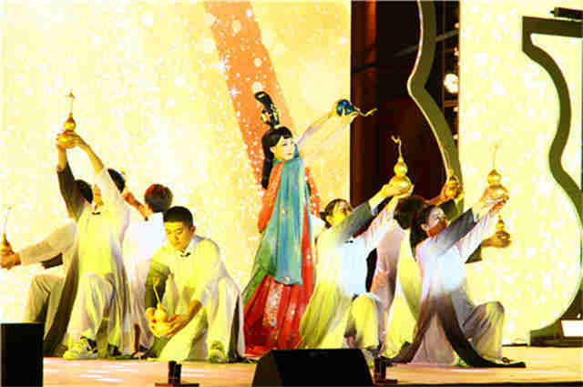 人民网 “w66利来节日·丰登节”2020中国（葫芦岛）葫芦文化节开幕